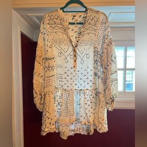 Free People- size Small - tunic - white and blue - like new condition